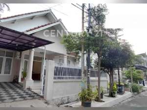 RUMAH CANTIK 31 KT HADAP UTARA LINGKUNGAN NYAMAN DI PULOMAS lokasi di Jakarta Pusat, tersedia melalui melalui situs Olx