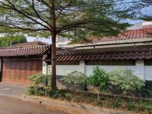 Rumah cantik jarang ada bebas bnjr lokasi di Jakarta Timur, tersedia melalui melalui situs Olx