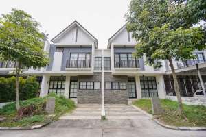 Rumah Cantik Siap Huni Dekat RS Siloam Lippo Cikarang 2 Lantai J-23085 lokasi di Karawang Kab., tersedia melalui melalui situs Olx