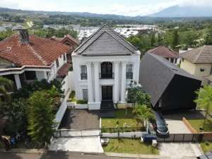 RUMAH CLASSIC FURNISH BEST VIEW GUNUNG LOKASI SENTUL CITY, BOGOR lokasi di Bogor Kota, tersedia melalui melalui situs Olx