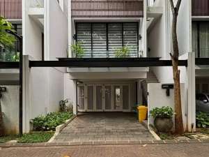 Rumah Cluster Mewah 3 Lantai, Serenia Hills Lebak Bulus Jakarta Selatan Furnished Siap Huni lokasi di Tangerang Selatan Kota, tersedia melalui melalui situs Olx