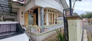 Rumah Dekat Stasiun Cocok Buat Kos Fully Furnished lokasi di Bogor Kota, tersedia melalui melalui situs Olx