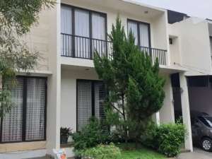 Rumah Exclusive harvest ciputat Semi furnishes dekat lebak bulus lokasi di Tangerang Selatan Kota, tersedia melalui melalui situs Olx