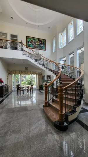 Rumah graha golf arayarumah araya lokasi di Malang Kota, tersedia melalui melalui situs Olx