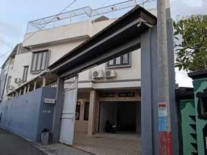 Rumah Guest House Strategis Cocok Co Working Sesetan Denpasar Bali lokasi di Denpasar Kota, tersedia melalui melalui situs Olx