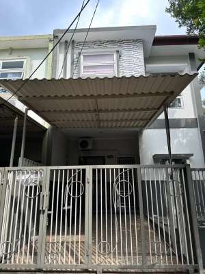 Rumah Hook di Regency Melati Mas Serpong Utara lokasi di Tangerang Selatan Kota, tersedia melalui melalui situs Olx