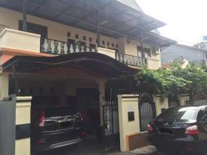 Rumah komplek pondok aren dekat kampus stan bintaro lokasi di Jakarta Selatan, tersedia melalui melalui situs Olx