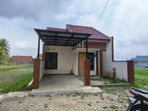 Rumah Kota Malang 300 Juta an Bangunan Baru dekat Gor Ken Arok lokasi di Malang Kota, tersedia melalui melalui situs Olx