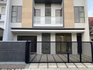 Rumah Langka, Dekat Gwalk di Citraland Utama, Surabaya lokasi di Surabaya Kota, tersedia melalui melalui situs Olx