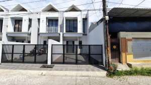 Rumah Lebak Arum Dekat Raya Kenjeran Surabaya lokasi di Surabaya Kota, tersedia melalui melalui situs Olx