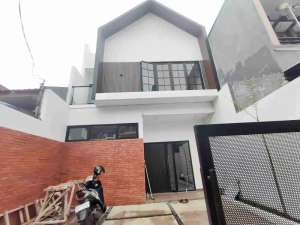 rumah luas baru di antapani lokasi di Bandung Kota, tersedia melalui melalui situs Olx