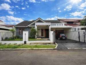 Rumah Luas komplek Cinere dekat Cinere Mall harga Siap Dinego lokasi di Depok Kota, tersedia melalui melalui situs Olx