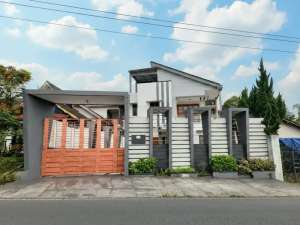 Rumah Mewah 2 Lantai Jalur Wisata Baturraden View Gunung lokasi di Banyumas Kab., tersedia melalui melalui situs Olx