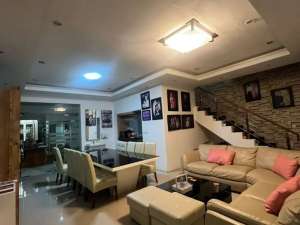 Rumah Mewah Ada Kolam Renang Margahayu Raya Metro. full furnish lokasi di Bandung Kota, tersedia melalui melalui situs Olx