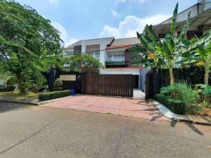 Rumah Mewah Siap Huni Full Furnishe, Nyaman dan lingkungan sangat Asri di Bukit Golf Riverside Cibubur. lokasi di Bogor Kab., tersedia melalui melalui situs Olx