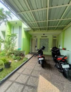 RUMAH MEWAH SIAP HUNI PERMATA JINGGA SUHAT DEKAT UB lokasi di Malang Kota, tersedia melalui melalui situs Olx