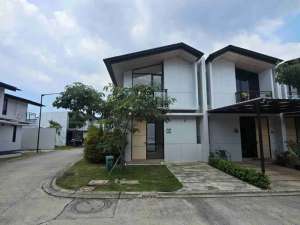 Rumah SIAP HUNI Cluster Cendana Icon Lippo Karawaci FREE PPN 11 lokasi di Tangerang Kota, tersedia melalui melalui situs Olx