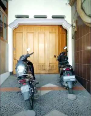 Rumah Siap Huni Di Pasteur, Bandung lokasi di Bandung Kota, tersedia melalui melalui situs Olx