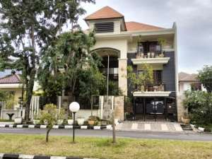 rumah siap huni disutorejo dekat araya,pakuwon city puri galaxy lokasi di Surabaya Kota, tersedia melalui melalui situs Olx