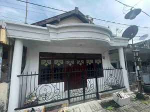 Rumah Siap Huni Jl. Sawahan Surabaya Dekat BG Junction, BlauranBubutan lokasi di Surabaya Kota, tersedia melalui melalui situs Olx