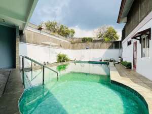 Rumah Vintage Menarik Dekat Stasiun MRT Di Jakarta Selatan lokasi di Jakarta Selatan, tersedia melalui melalui situs Olx