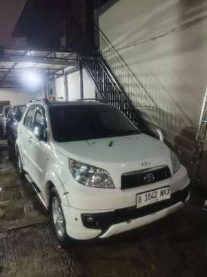 Jual bekas RUSH 1.5 S TRD MANUAL 2013AIRBAGKM80RB,lokasi di Jakarta Selatan