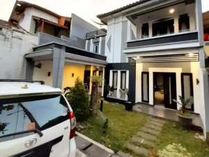 S722 Rumah Bagus Jual Cepat 150 m2 Murah Dekat tol Komsen Jatiasih Bekasi lokasi di Bekasi Kota, tersedia melalui melalui situs Olx