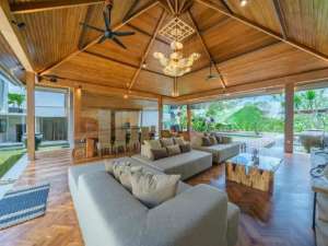 Sale FreeholdVilla full view of green rice fields di Raya Utama Tuka - Babakan , Canggu Bali lokasi di Kab. Badung, tersedia melalui melalui situs Olx