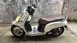 Scoopy ABS 2020 Orian tangan pertama lokasi di  , tersedia melalui melalui situs Olx