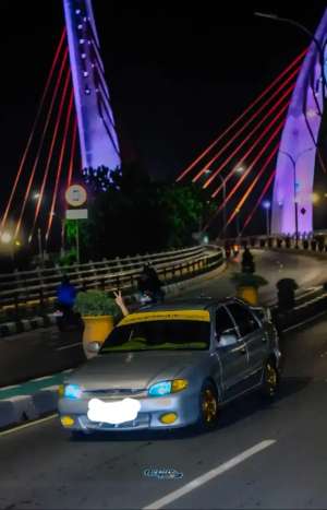 Sefan hyundai Accent GLS 2000 tranmisi Matic lokasi di  , tersedia melalui melalui situs Olx