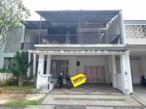 Sewa Rumah area Kebayoran Bintaro Sektor 7 lokasi di Tangerang Selatan Kota, tersedia melalui melalui situs Olx