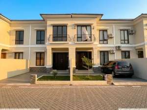 SIAP HUNIParkir Tamu Bebas Puas Row Jalan 10MKomplek Aman Dekat Sekolah Harapan Johor lokasi di Medan Kota, tersedia melalui melalui situs Olx