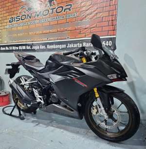 Jual bekas Sperti baru HONDA NEW CBR 150 R 2023 cbr150r cbr 150r Fi pajak ON,lokasi di Tangerang Kota