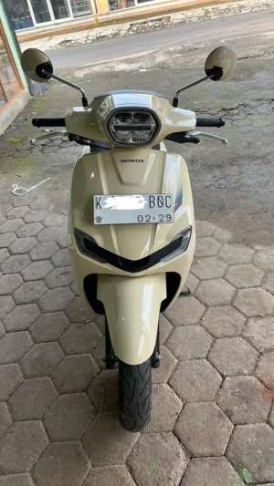 Stylo 160 cbs warna cream tahun 2024 lokasi di  , tersedia melalui melalui situs Olx