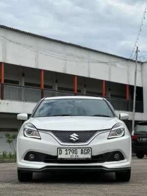 Jual bekas Suzuki Baleno 1.5 AT 20182019 putih cash kredit tukar tambah,lokasi di Bandung Kota