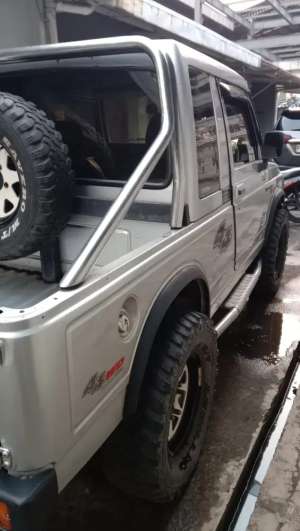 Suzuki Caribian 2004 Bensin lokasi di  , tersedia melalui melalui situs Olx