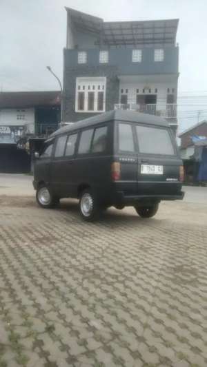 Suzuki Carry 1997 Bensin lokasi di  , tersedia melalui melalui situs Olx