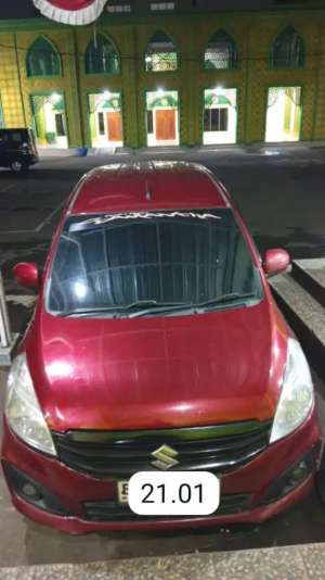 Suzuki ertiga gl lokasi di  , tersedia melalui melalui situs Olx