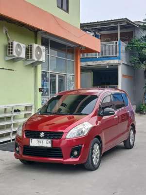 Suzuki ertiga GL 2012 pajak hidup istimewa lokasi di  , tersedia melalui melalui situs Olx