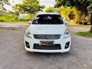 SUZUKI ERTIGA GL 2014 Matic Putih lokasi di  , tersedia melalui melalui situs Olx