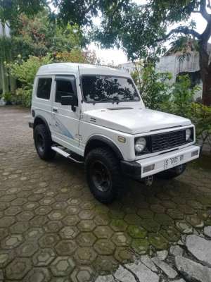 Suzuki katana 1.0 plat S 1993 pak cuk mobil bekas sektoto kediri lokasi di  , tersedia melalui melalui situs Olx