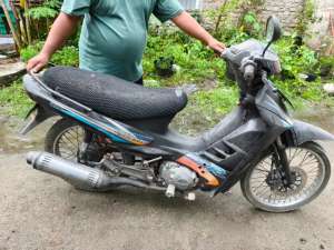 Suzuki shogun kebo THN 1998 plat AB Bantul, cuma motor blm di cuci lokasi di  , tersedia melalui melalui situs Olx