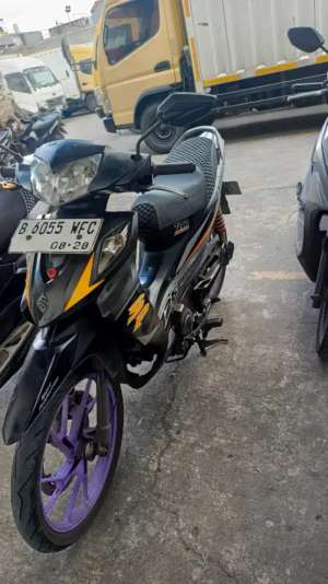 Suzuki Shogun sp lokasi di  , tersedia melalui melalui situs Olx