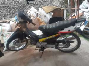 Suzuki Smash 2006 lokasi di  , tersedia melalui melalui situs Olx