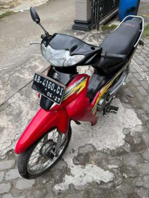 Suzuki smash thn 2007 plat AB Bantul lokasi di  , tersedia melalui melalui situs Olx