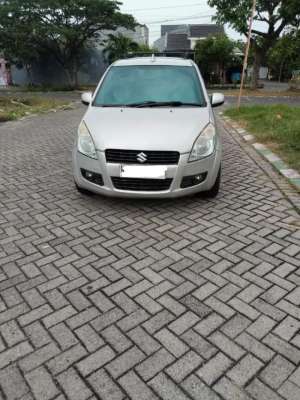 Suzuki Splash 2012 lokasi di  , tersedia melalui melalui situs Olx
