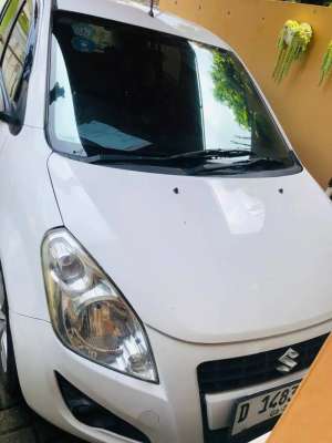 Suzuki Splash Matic 2014 lokasi di  , tersedia melalui melalui situs Olx
