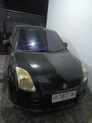 Suzuki Swift 2010 Bensin lokasi di  , tersedia melalui melalui situs Olx