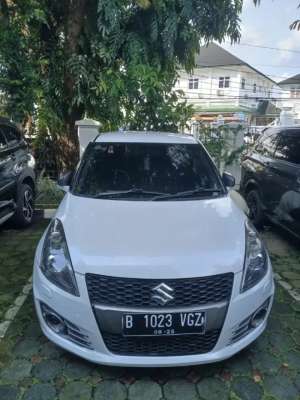 Suzuki Swift Sport 2013 lokasi di  , tersedia melalui melalui situs Olx