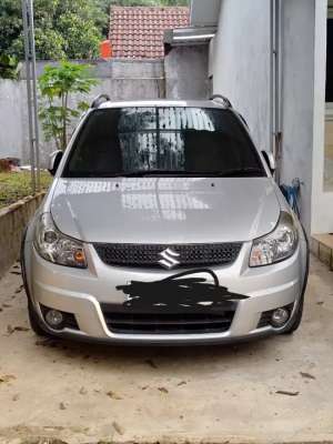 SUZUKI SX4 2010 lokasi di  , tersedia melalui melalui situs Olx